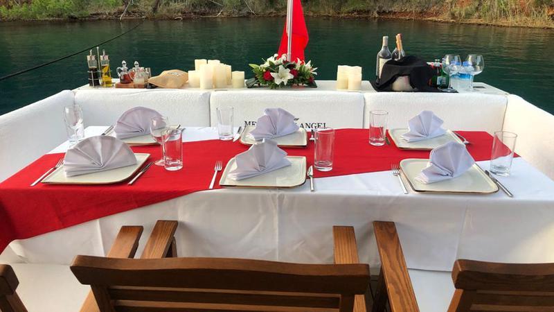 Book yachts online - motorboat - Galeon 640 Fly - Melissa My Angel - rent