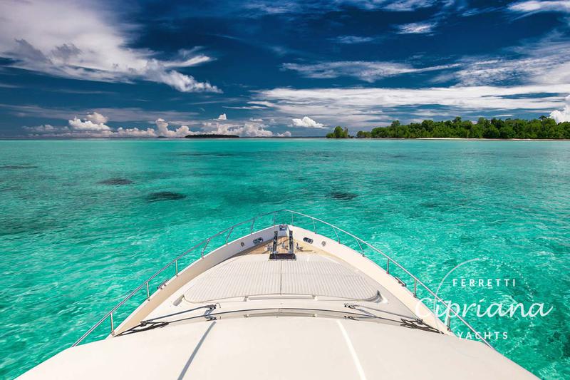 Book yachts online - motorboat - Ferretti 830 - Cipriana - rent