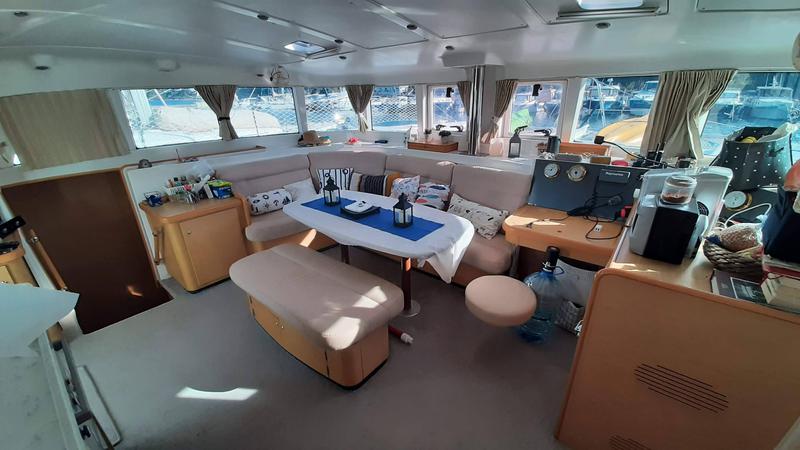 Book yachts online - catamaran - Lagoon 440 - Akik - rent