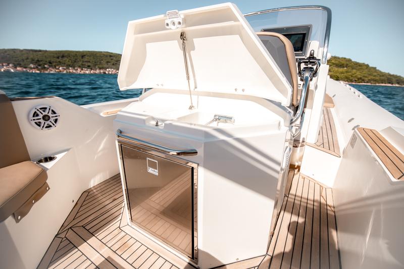 Book yachts online - other - Capelli Tempest 1000 Open - Capelli Tempest 1000 Open (2022) - rent