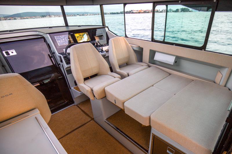 Book yachts online - motorboat - Saxdor 320 GTC - Olivia - rent