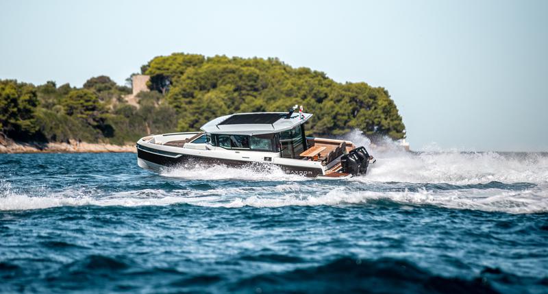 Book yachts online - motorboat - Saxdor 320 GTC - Olivia - rent
