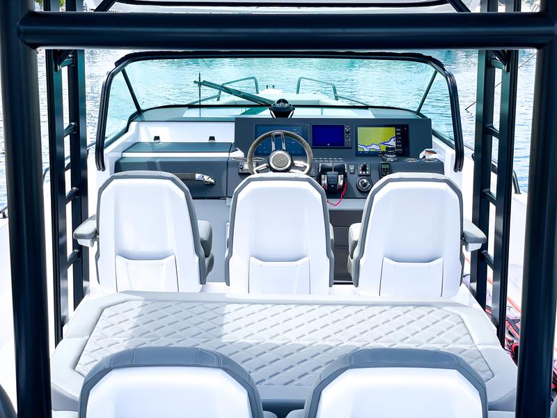Book yachts online - motorboat - Axopar 37 Sun Top - Malisol - rent