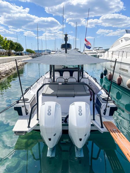 Book yachts online - motorboat - Axopar 37 Sun Top - Malisol - rent