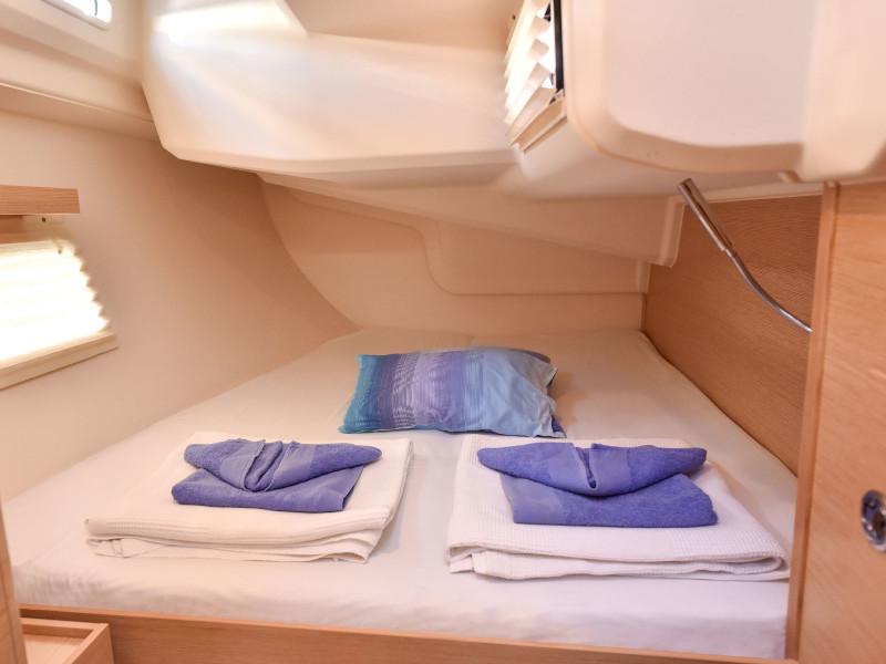 Book yachts online - sailboat - Hanse 418 - FANGIO - rent