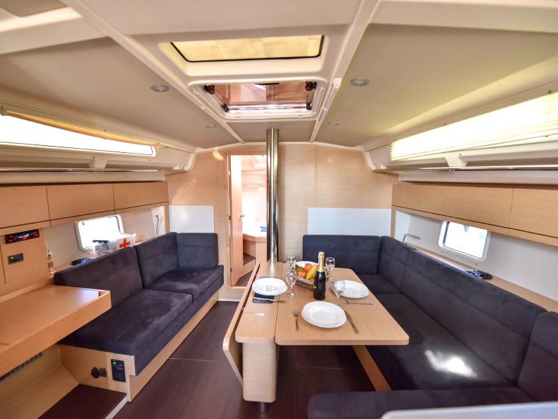 Book yachts online - sailboat - Hanse 418 - FANGIO - rent