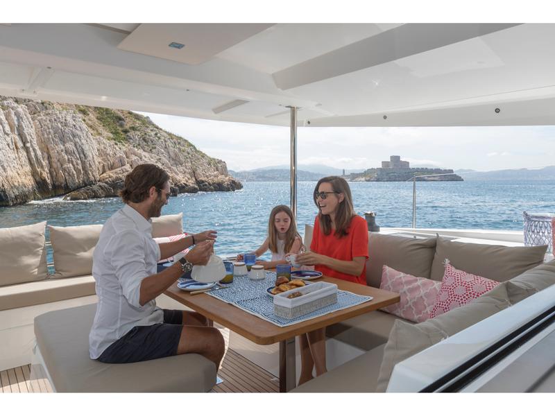 Book yachts online - catamaran - Astréa 42 - 4 cabines - Vicarello - rent