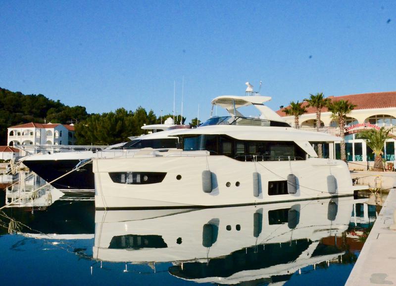 Book yachts online - motorboat - Navetta 58 - JOSEFINE I - rent