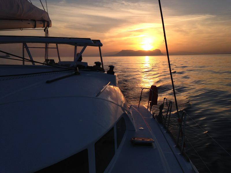 Book yachts online - catamaran - Lagoon 380 - Thalassaki - rent