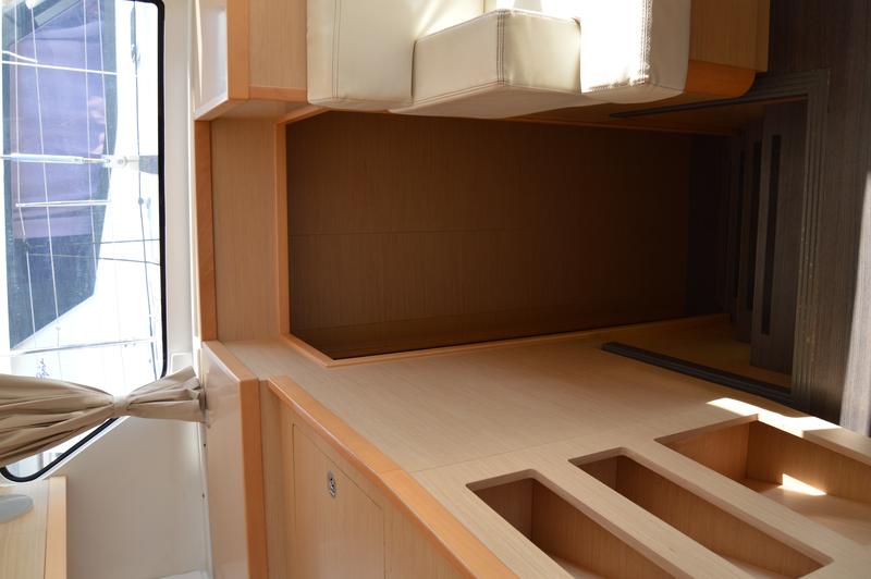 Book yachts online - catamaran - Lagoon 42 - FRIG 007 - rent