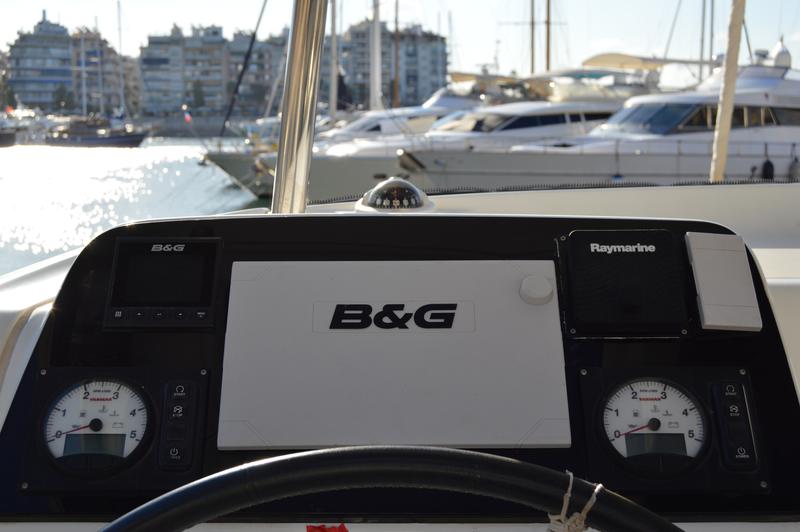 Book yachts online - catamaran - Lagoon 42 - FRIG 007 - rent