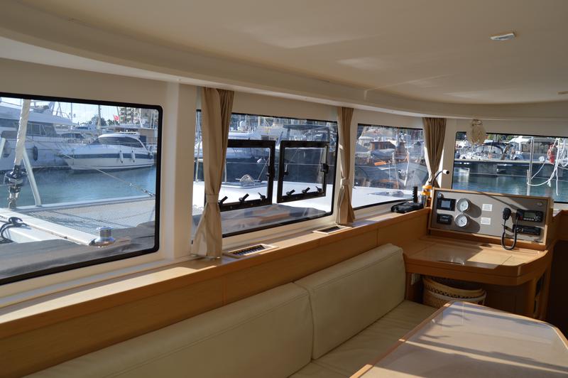 Book yachts online - catamaran - Lagoon 42 - FRIG 007 - rent