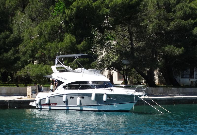 Book yachts online - motorboat - Antares 36 Fly - Setemana - rent