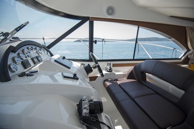 Book yachts online - motorboat - Antares 36 Fly - Setemana - rent