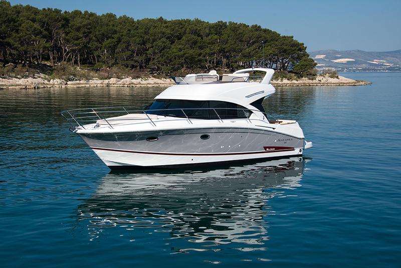 Book yachts online - motorboat - Antares 36 Fly - Setemana - rent