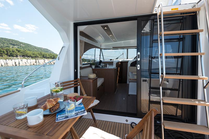 Book yachts online - motorboat - Antares 36 Fly - Setemana - rent