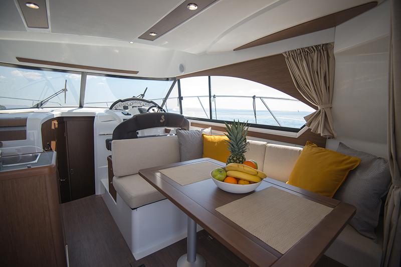 Book yachts online - motorboat - Antares 36 Fly - Setemana - rent