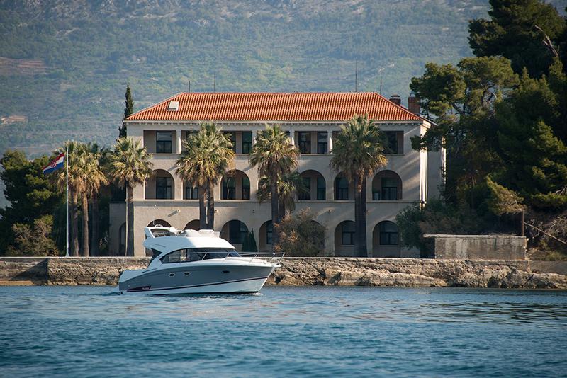 Book yachts online - motorboat - Antares 36 Fly - Setemana - rent