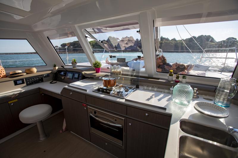 Book yachts online - catamaran - Bali Catspace TEAM FACTORY - Team Factory - rent