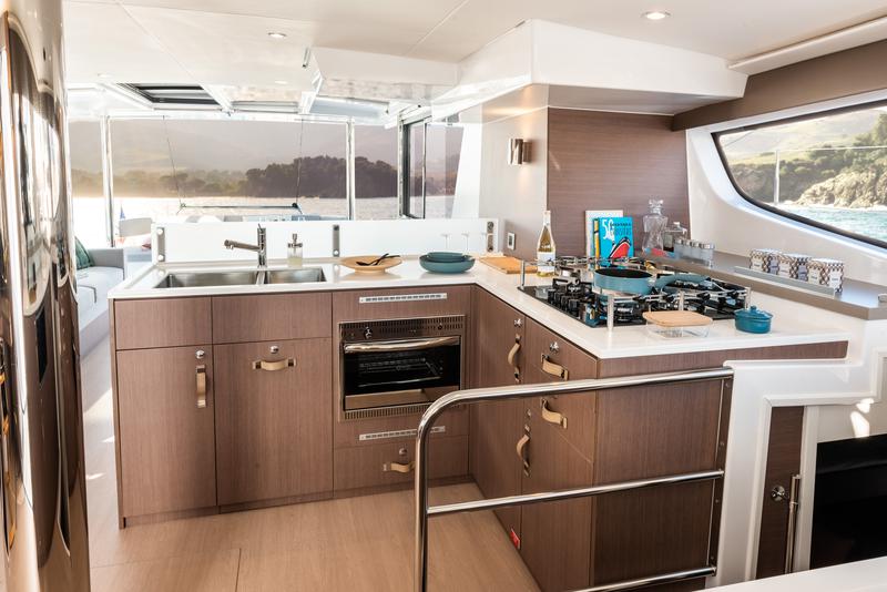 Book yachts online - catamaran - Bali 4.6 - PLATINIUM - rent