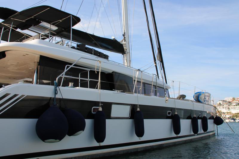 Book yachts online - catamaran - Lagoon 620 - JARANA - rent