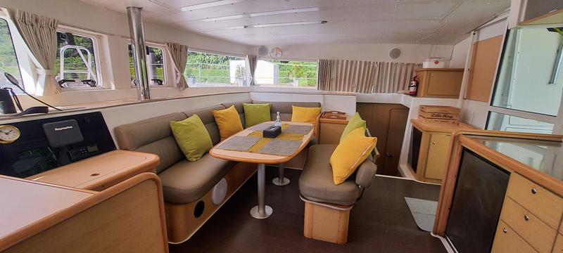 Book yachts online - catamaran - Lagoon 421 - Chirouble - rent