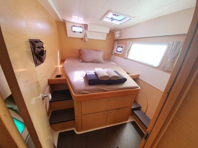 Book yachts online - catamaran - Lagoon 420 - Exit Strategy - rent