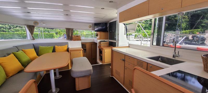Book yachts online - catamaran - Lagoon 420 - Exit Strategy - rent