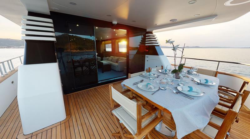 Book yachts online - motorboat - Cantieri di Pisa Akhir 85 - Maestrale - rent