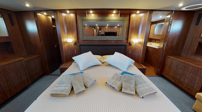 Book yachts online - motorboat - Cantieri di Pisa Akhir 85 - Maestrale - rent