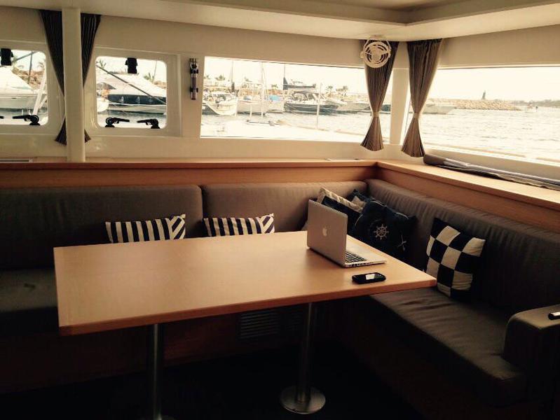 Book yachts online - catamaran - Lagoon 450  Flybridge - Madrigal V - rent