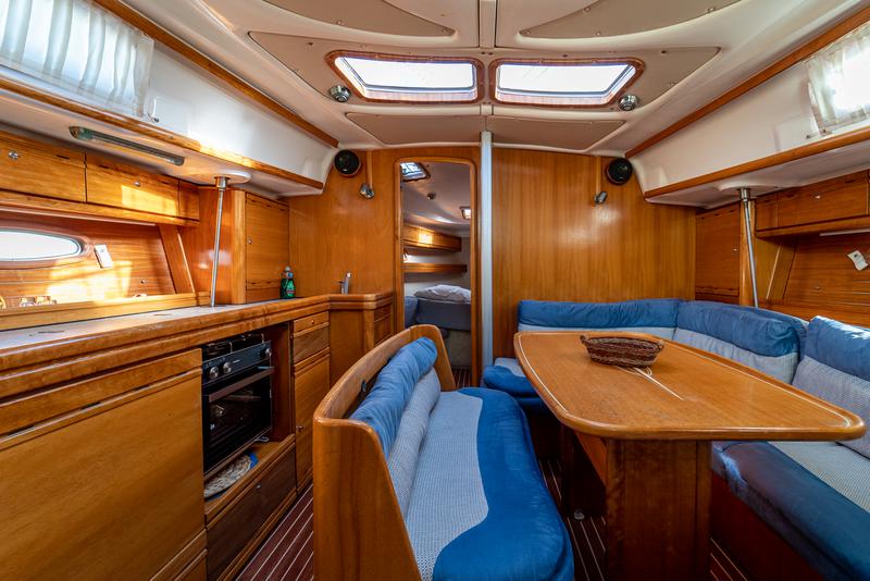 Book yachts online - sailboat - Bavaria 39 Cruiser - Dimitra - rent