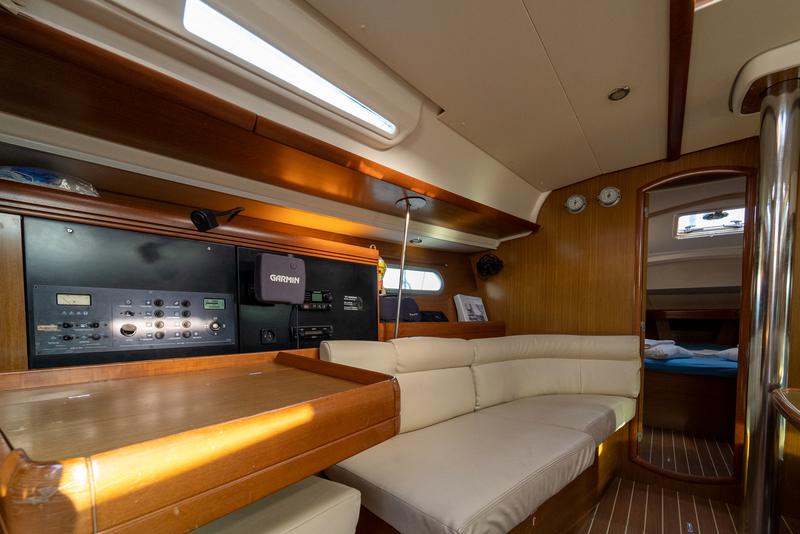 Book yachts online - sailboat - Sun Odyssey 42 i - Mesogeios - rent