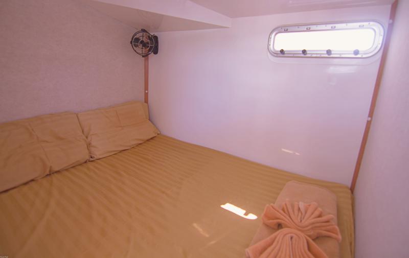 Book yachts online - catamaran - Island Spirit 380 - Island Breeze - rent