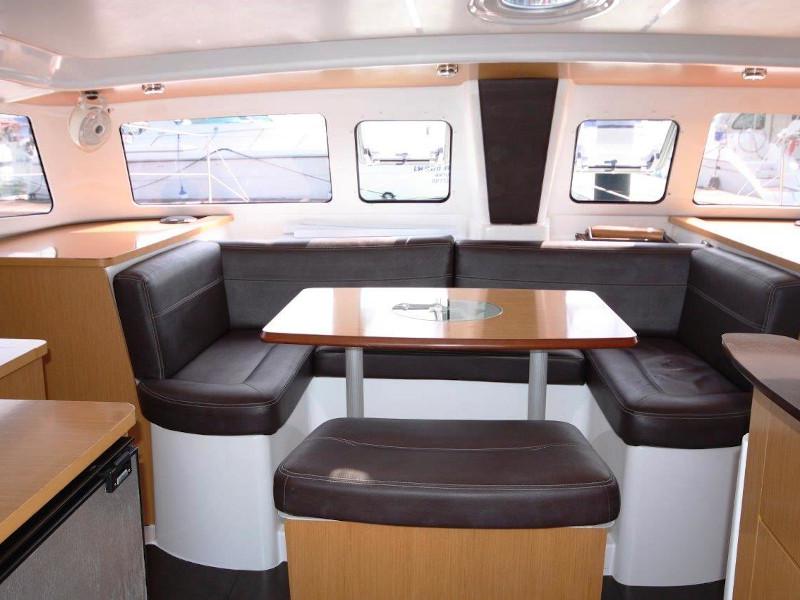 Book yachts online - catamaran - Mahé - 36 - Happy Eva - rent