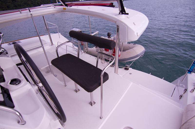 Book yachts online - catamaran - Lagoon 400 S2 - Anastasia - rent