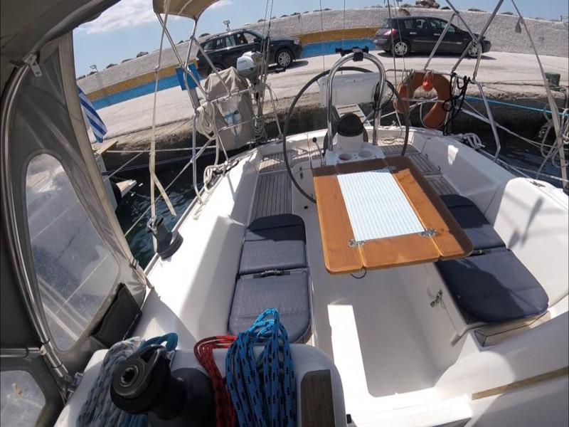 Book yachts online - sailboat - Hanse 342 - 9 Muses - rent