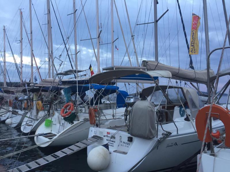 Book yachts online - sailboat - Hanse 342 - 9 Muses - rent