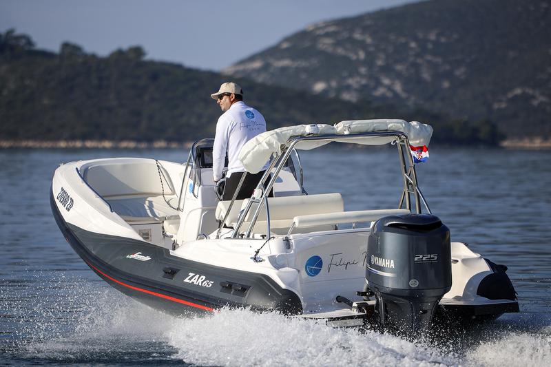 Book yachts online - motorboat - ZAR 65 Suite XL Luxury - no name - rent
