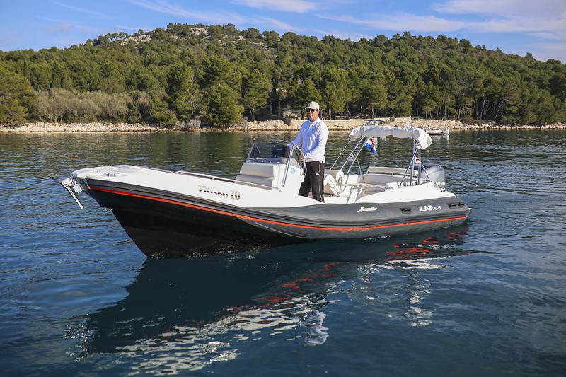 Book yachts online - motorboat - ZAR 65 Suite XL Luxury - no name - rent