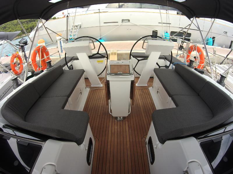 Book yachts online - sailboat - Hanse 455 - VICTORIA ONE - rent