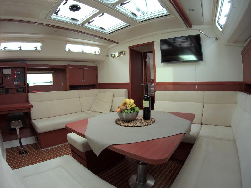 Book yachts online - sailboat - Hanse 455 - VICTORIA ONE - rent