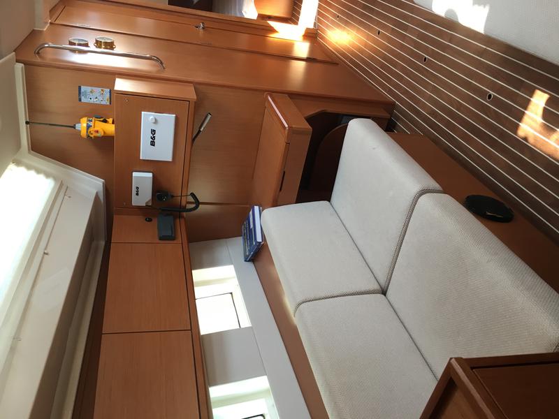 Book yachts online - sailboat - Bavaria C45 - LADY FLORA 1 - rent