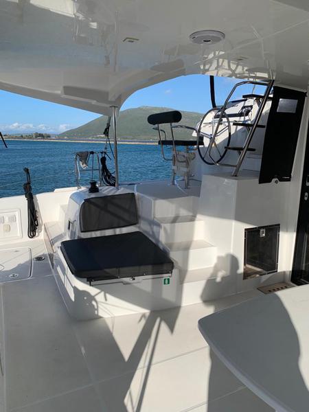 Book yachts online - catamaran - Lagoon 42 - KARMA - rent