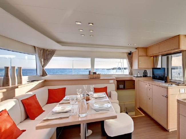 Book yachts online - catamaran - Lagoon 450 Flybridge - bigelli - rent