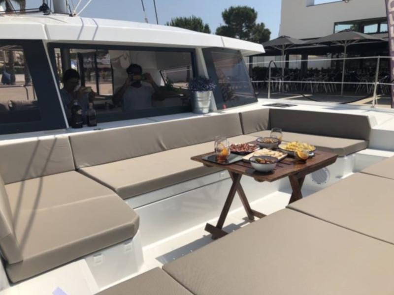 Book yachts online - catamaran - Bali 4.1 - Viewfinder - rent
