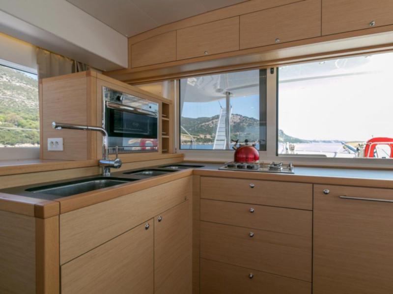 Book yachts online - catamaran - Lagoon 400 S2 - Armonia - rent