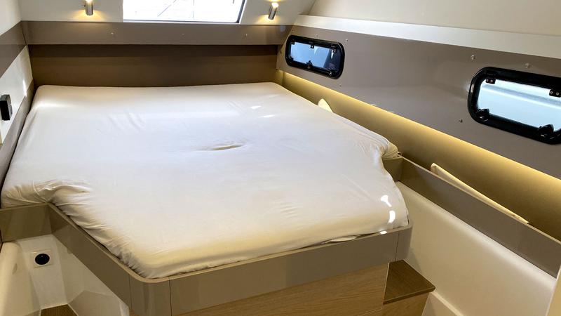 Book yachts online - catamaran - Bali 4.0 - Escape - rent