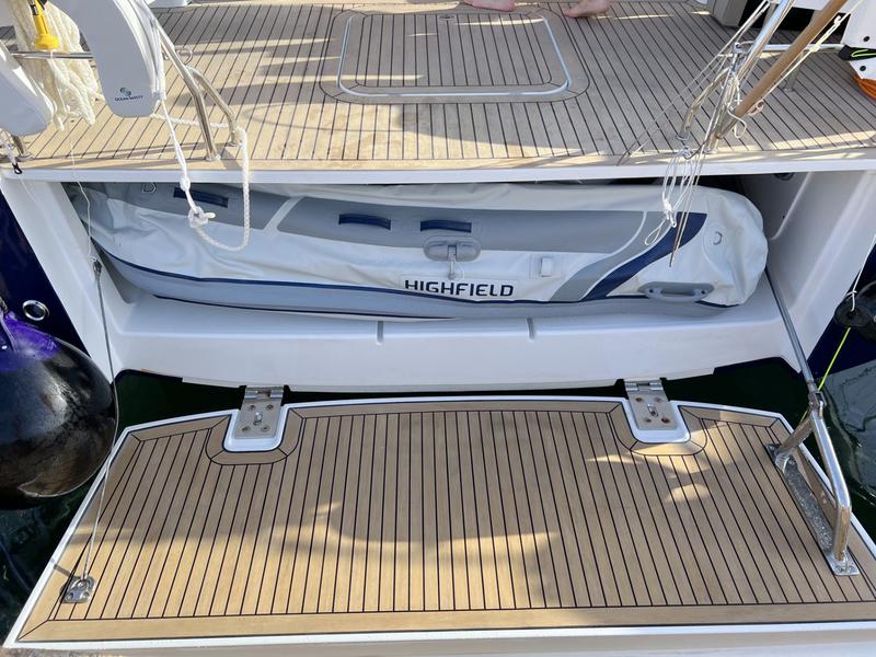 Book yachts online - sailboat - Moody 54 - Adventuro - rent