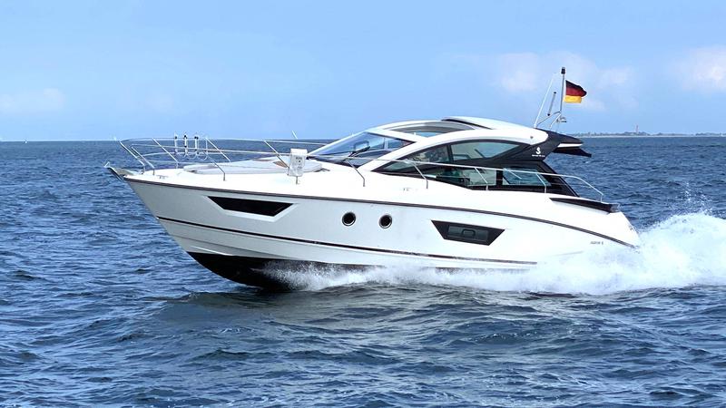 Book yachts online - motorboat - Beneteau GT 40 - Midnight - rent
